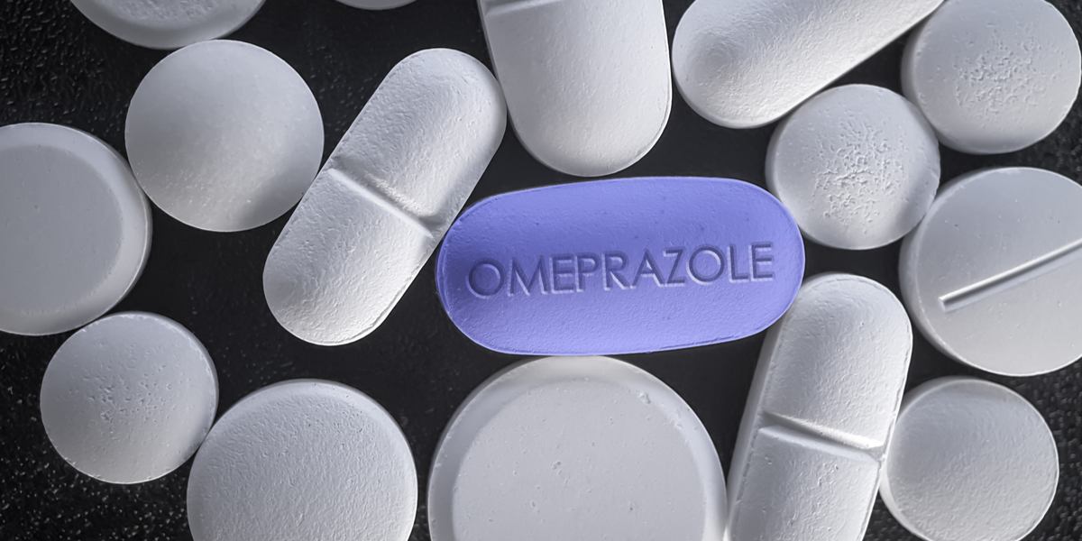 imagen destacada de omeprazol en gatos