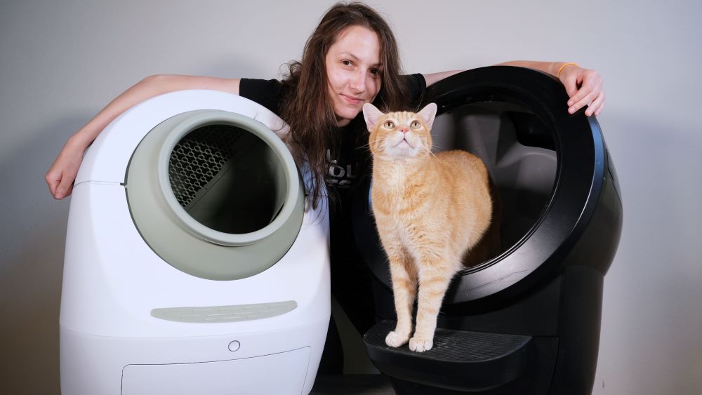 Leo's Loo Too y Litter-Robot 4, uno al lado del otro